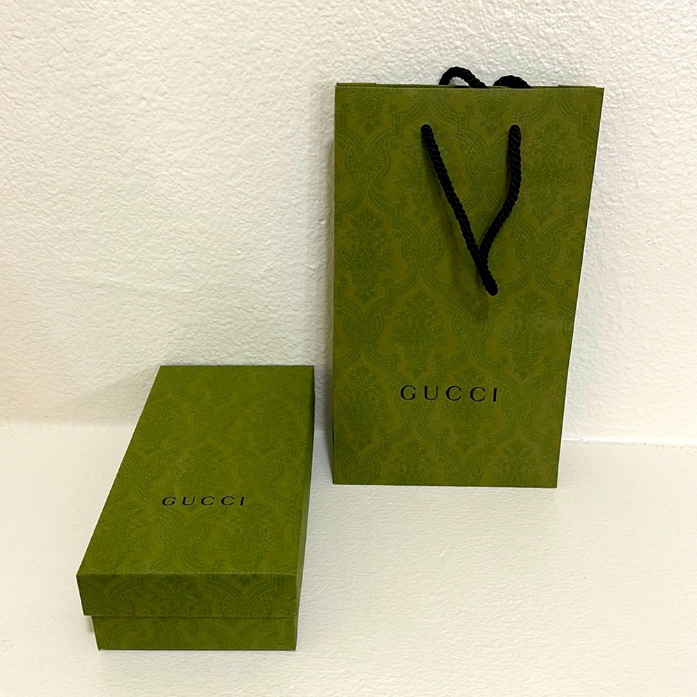 Gucci medium wallet shopping bag and box